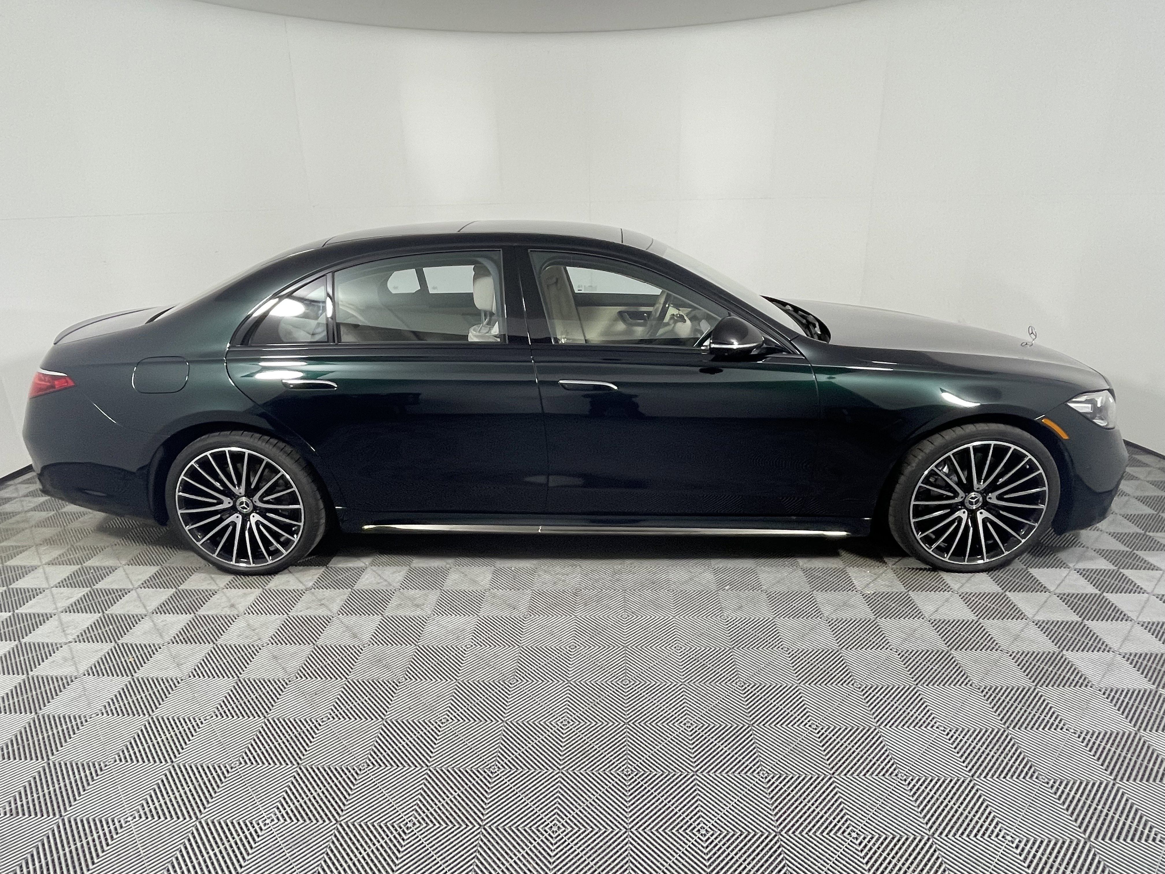 Certified 2023 Mercedes-Benz S 500 4MATIC image 5