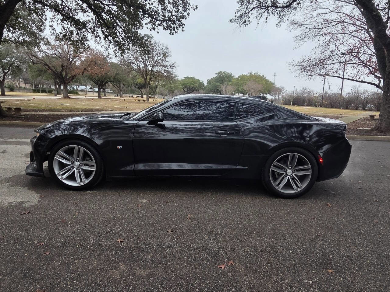Used 2018 Chevrolet Camaro LT w/ RS Package image 4