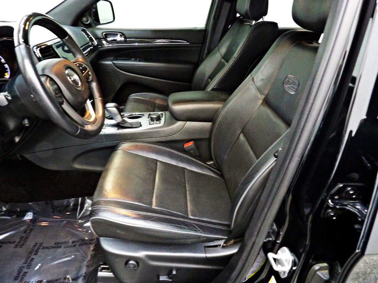 Used 2019 Jeep Grand Cherokee Overland AWD/4WD image 8