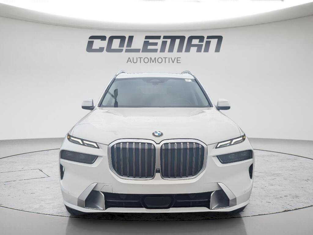 Used 2025 BMW X7 xDrive40i AWD/4WD image 2