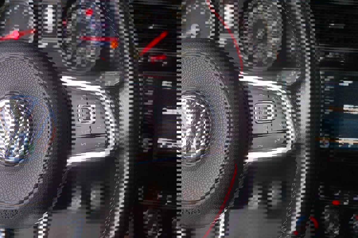 Used 2017 Volkswagen GTI Sport image 17