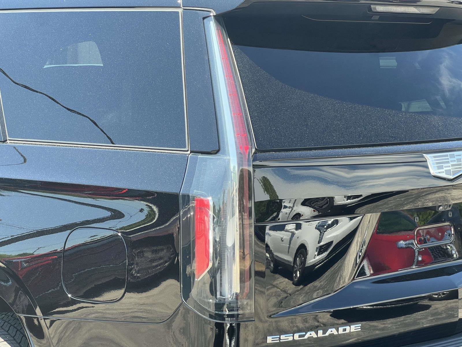 Used 2024 Cadillac Escalade Sport w/ Touring Package AWD/4WD image 8