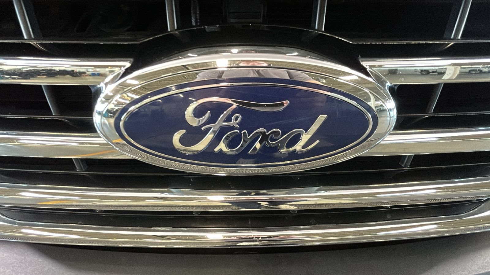 Used 2015 Ford F150 XLT w/ Equipment Group 301A Mid AWD/4WD image 10
