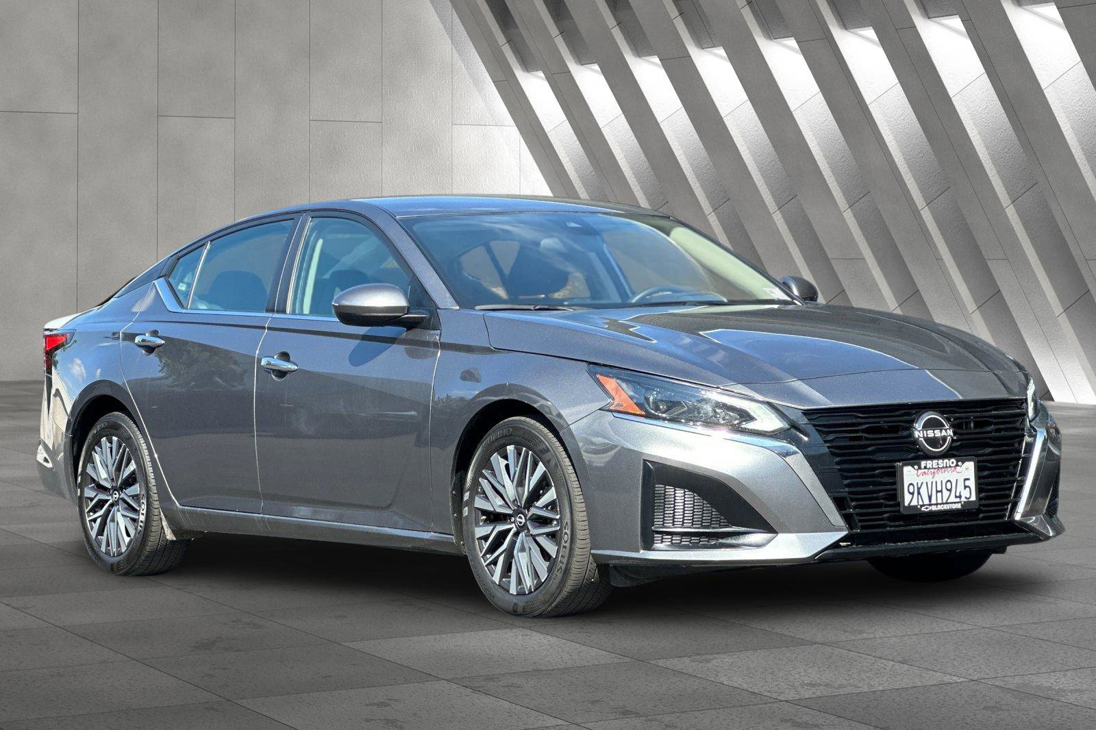 Used 2024 Nissan Altima 2.5 SV