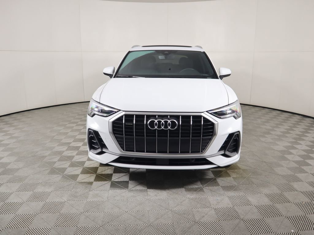 Certified 2025 Audi Q3 2.0T Premium w/ Convenience Package image 2