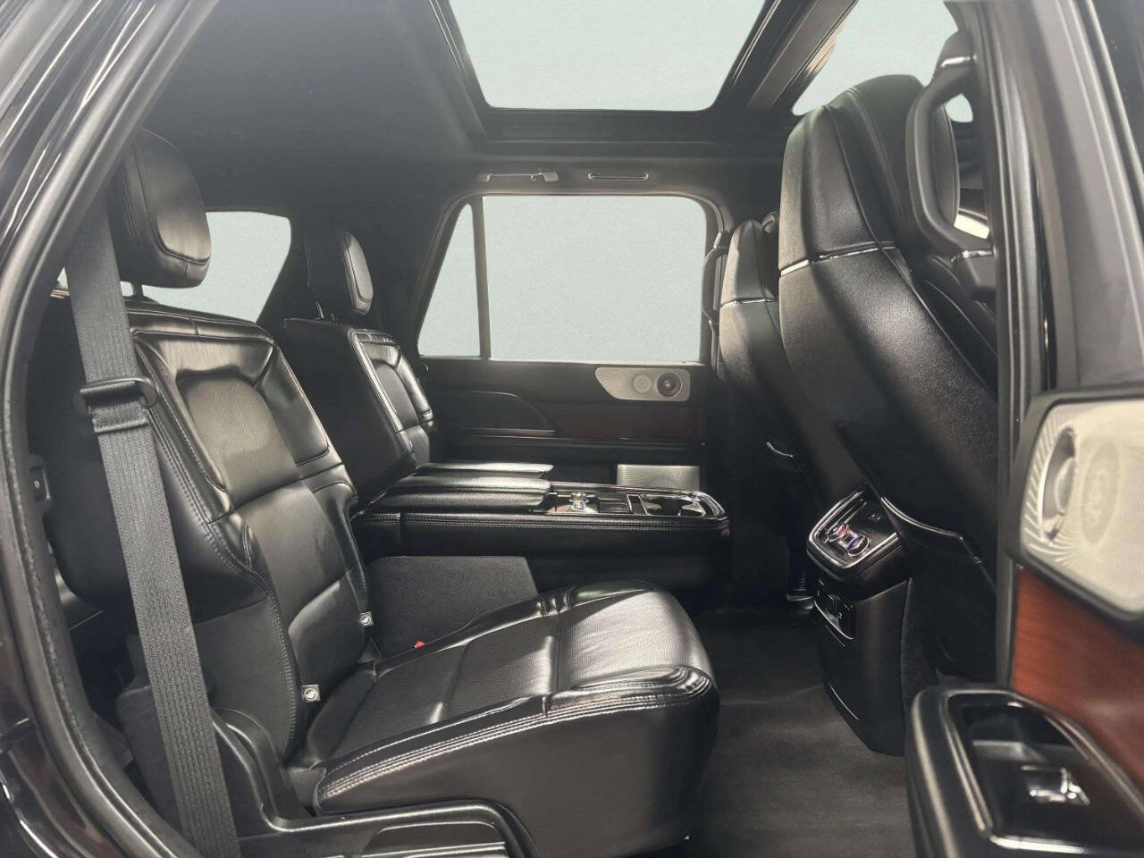 Used 2020 Lincoln Navigator Reserve w/ Equipment Group 208A Reserve image 29