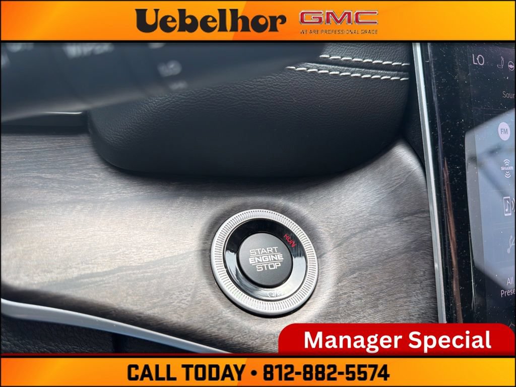 Used 2023 Jeep Grand Cherokee Limited w/ Trailer Tow Prep Group (B) AWD/4WD image 24