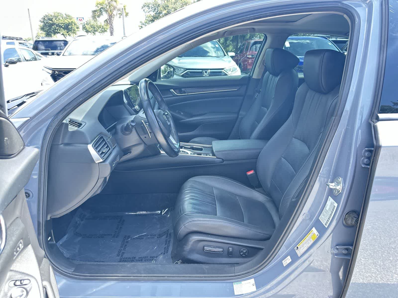 Used 2022 Honda Accord Touring image 2