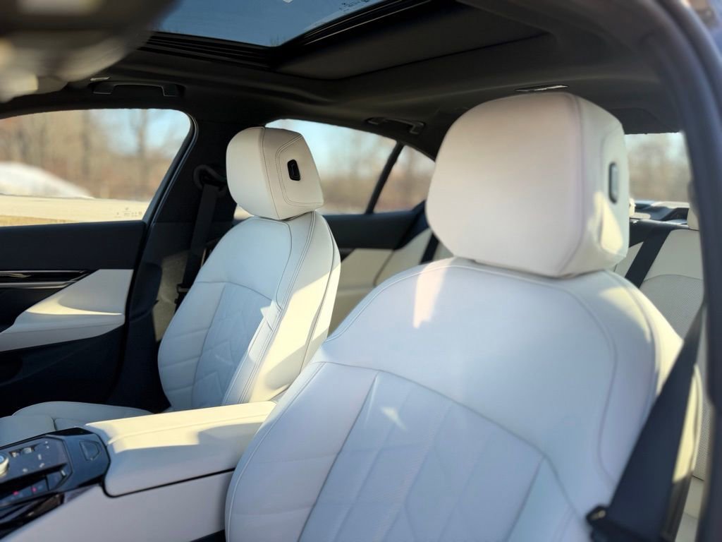 New 2026 BMW 530i xDrive w/ M Sport Package AWD/4WD image 14
