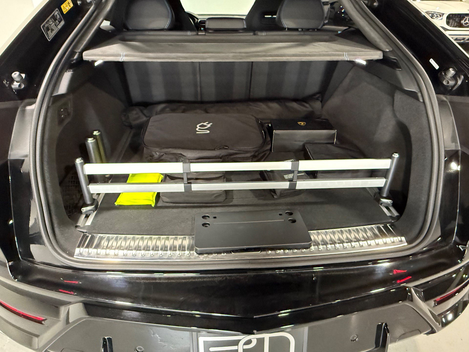 Used 2025 Lamborghini Urus SE AWD/4WD image 18