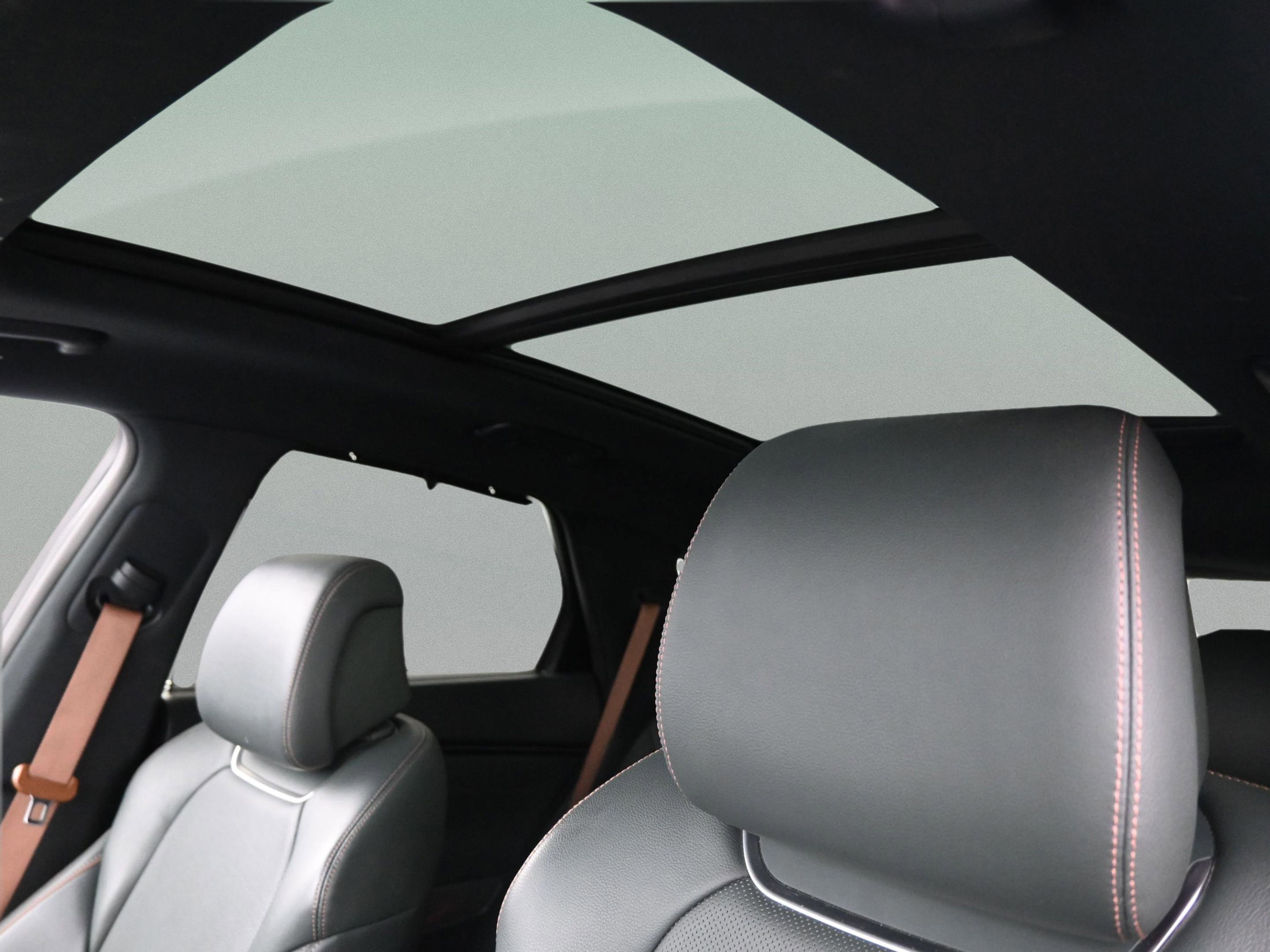 Used 2022 Genesis GV70 2.5T w/ Advanced Package image 16