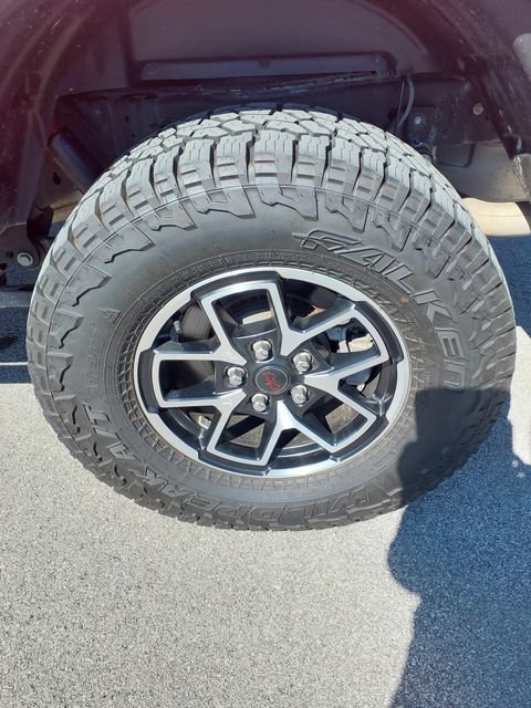 Used 2024 Jeep Gladiator Rubicon w/ Convenience Group AWD/4WD image 22