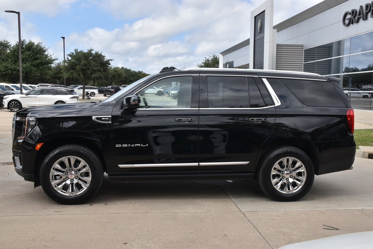Used 2024 GMC Yukon Denali w/ LPO, Floor Liner Package AWD/4WD image 12