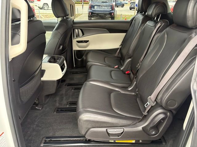 Certified 2023 Kia Carnival LX image 26