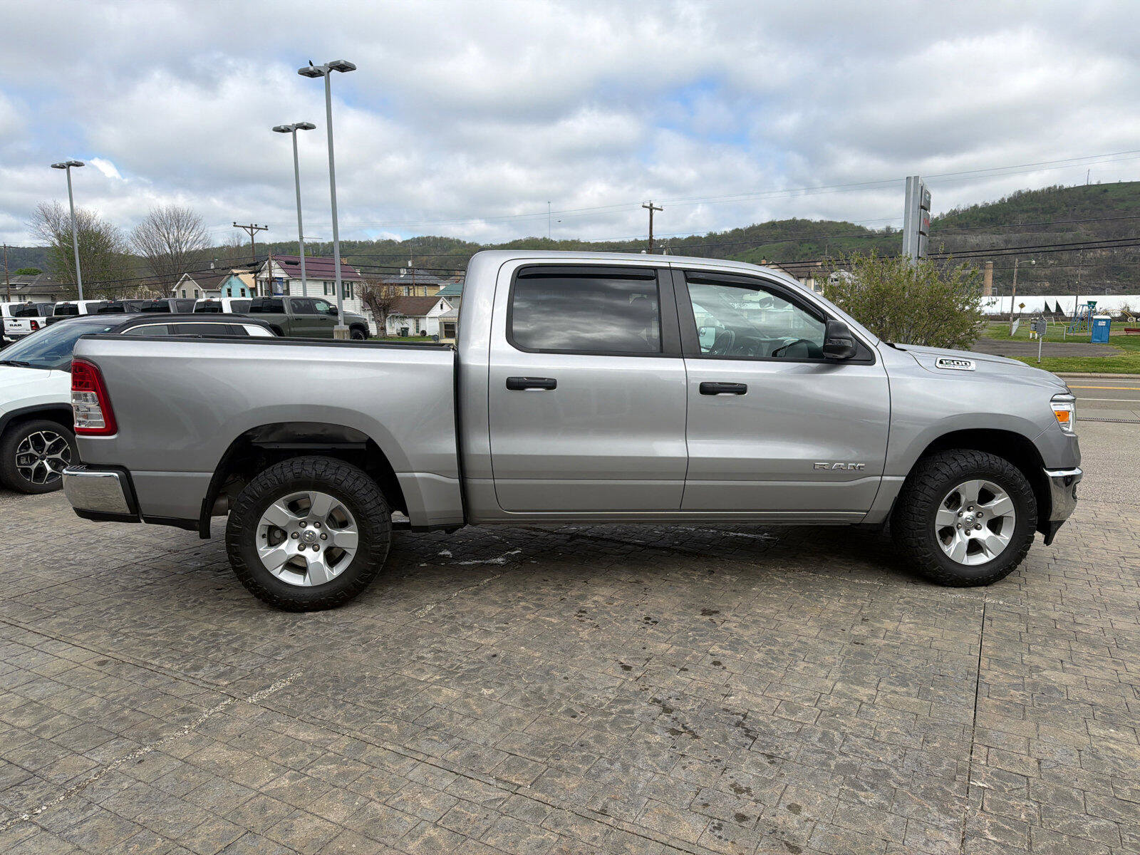 Used 2024 RAM 1500 Big Horn AWD/4WD image 9