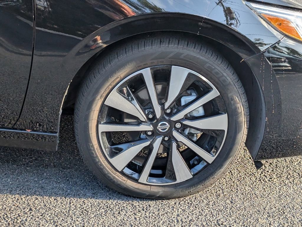 Certified 2023 Nissan Sentra SV w/ SV Premium Package image 9