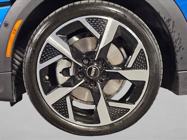 Used 2025 MINI Cooper 2-Door Hardtop FWD image 23