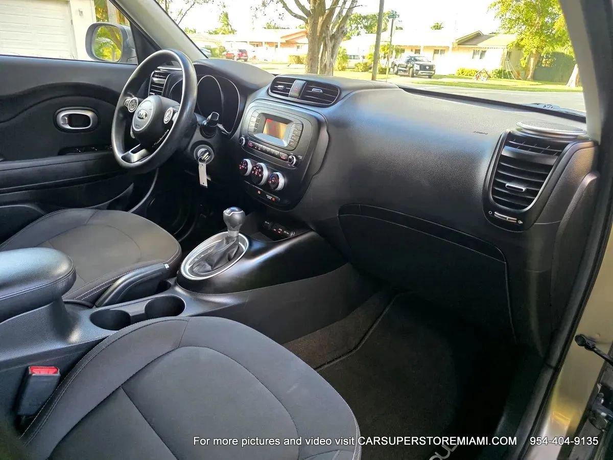 Used 2015 Kia Soul EV FWD image 29