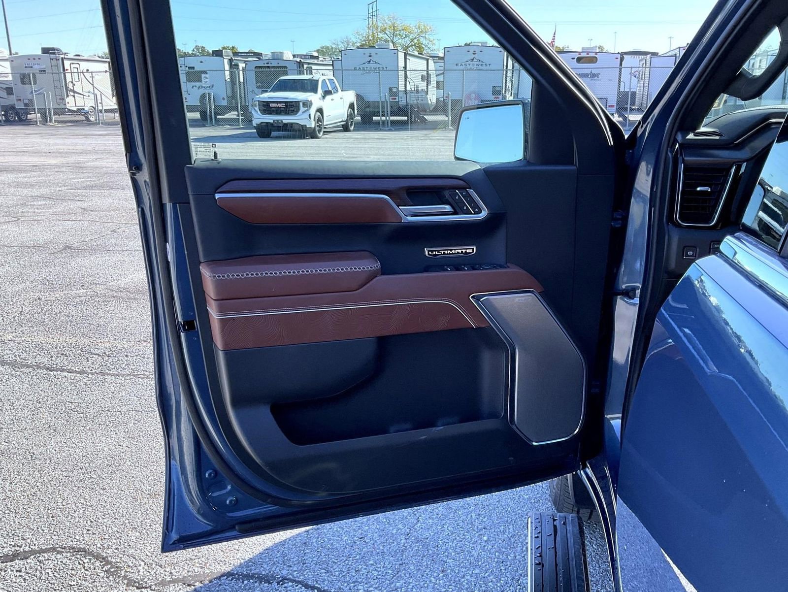 New 2026 GMC Sierra 1500 Denali Ultimate image 9