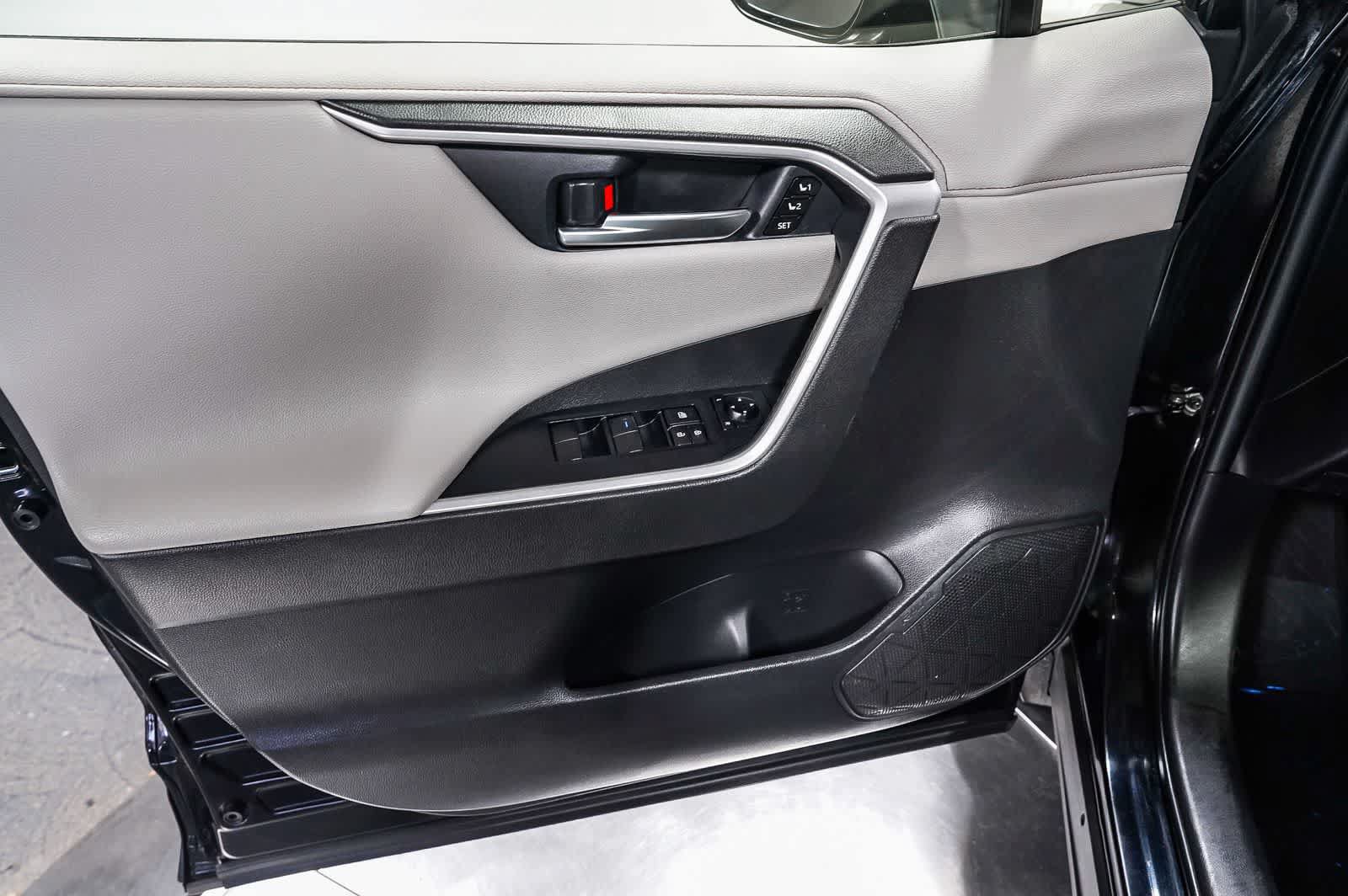 Certified 2021 Toyota RAV4 Limited FWD image 23