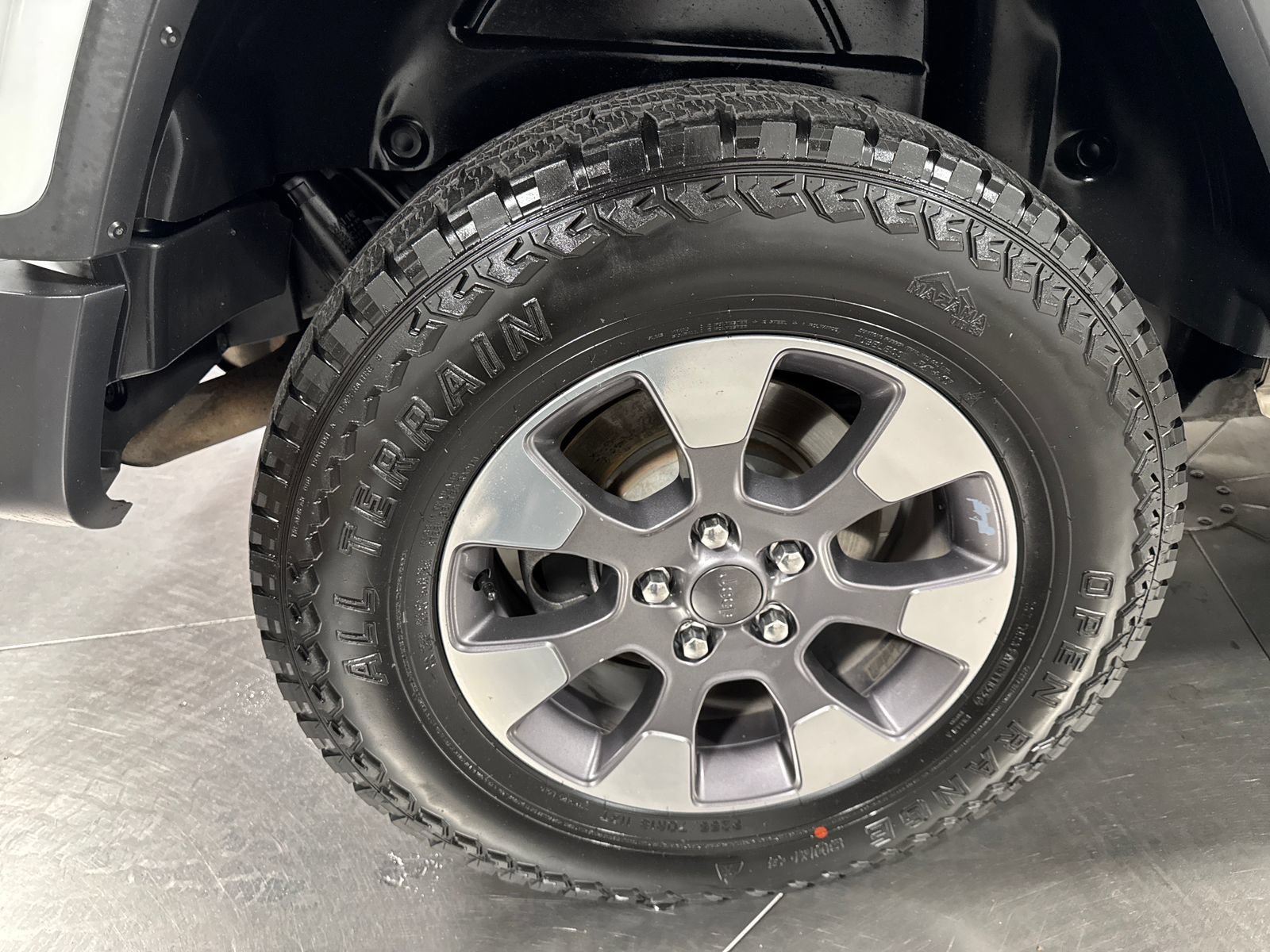 Used 2019 Jeep Wrangler Unlimited Sahara AWD/4WD image 17