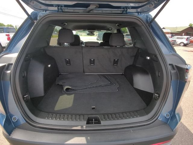 Used 2026 Chevrolet Equinox LT AWD/4WD image 32