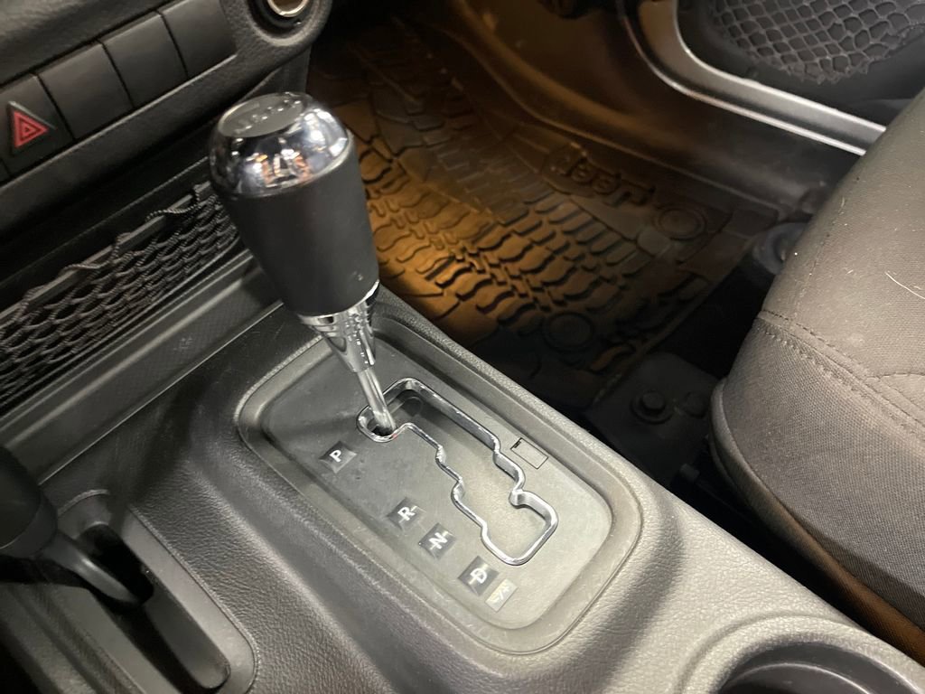 Used 2014 Jeep Wrangler Unlimited Sport w/ Quick Order Package 24S AWD/4WD image 24