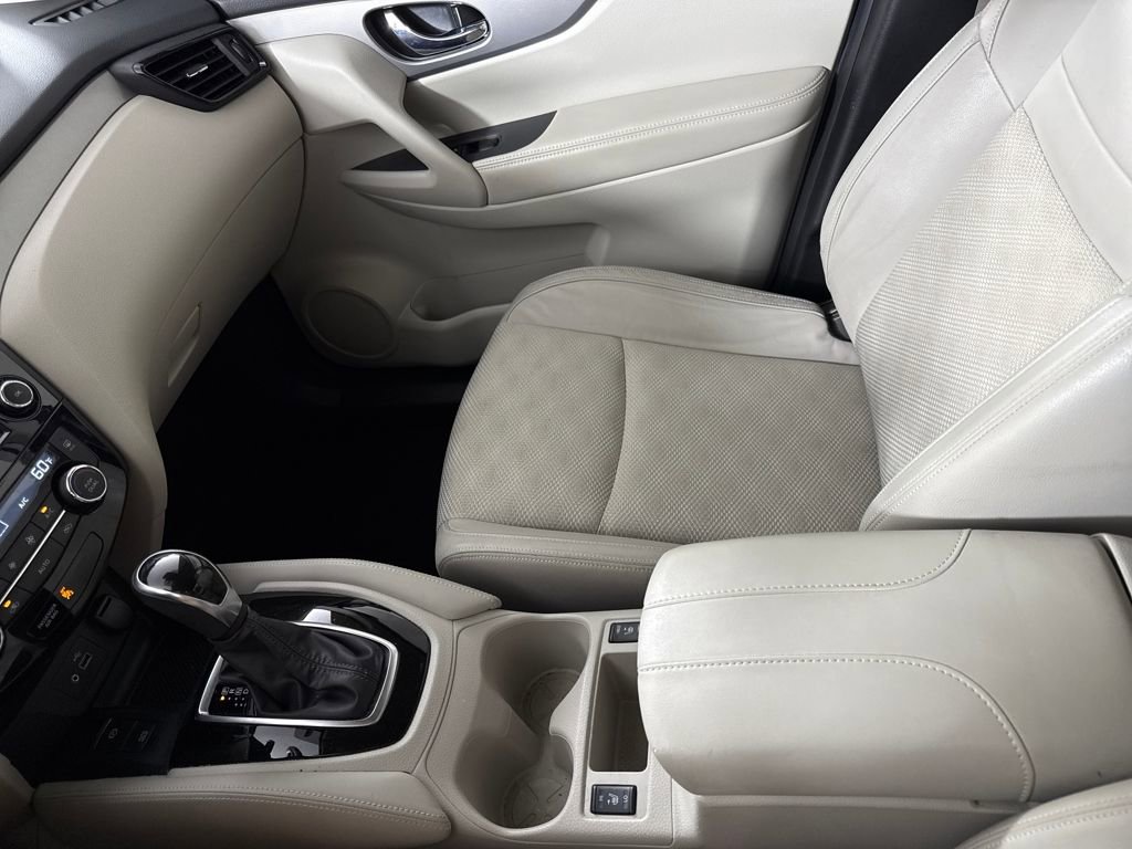 Used 2020 Nissan Rogue Sport SV w/ Technology Package image 17