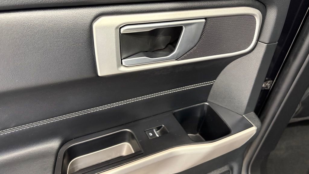 Used 2023 Ford Explorer XLT w/ Equipment Group 202A image 18