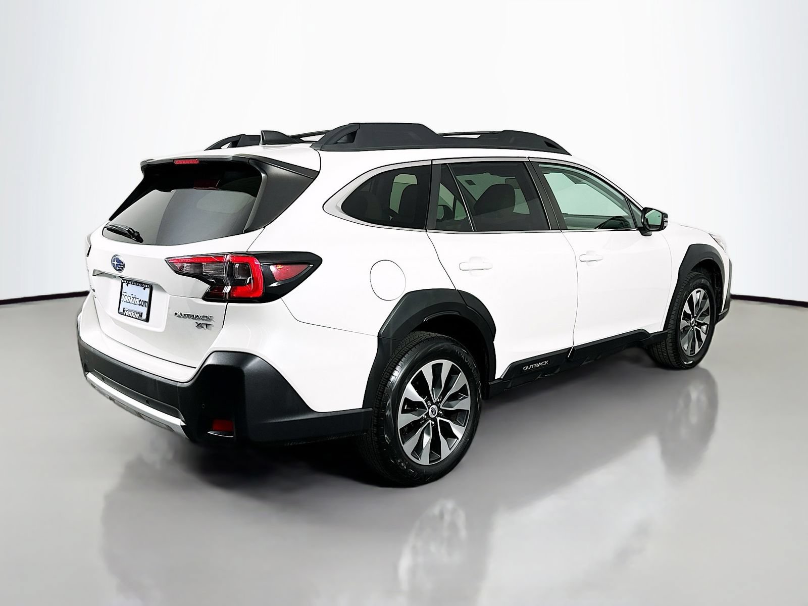 Used 2023 Subaru Outback Limited XT AWD/4WD image 8