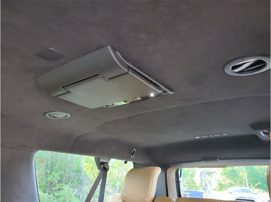 Used 2018 Cadillac Escalade ESV Platinum AWD/4WD image 55