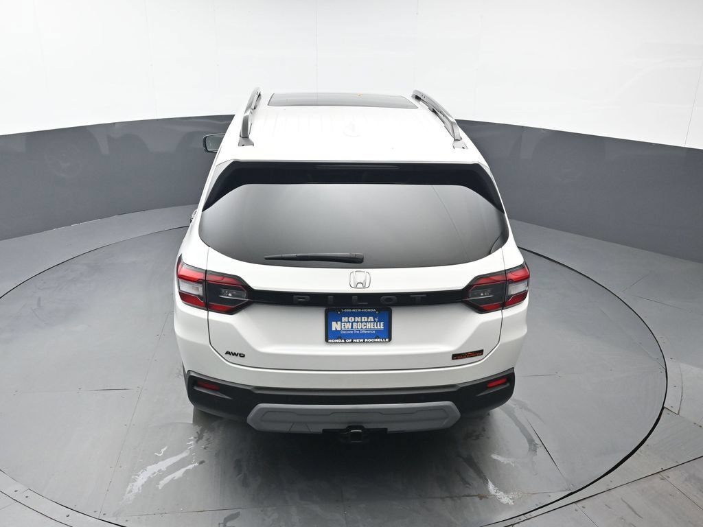Certified 2024 Honda Pilot TrailSport image 41
