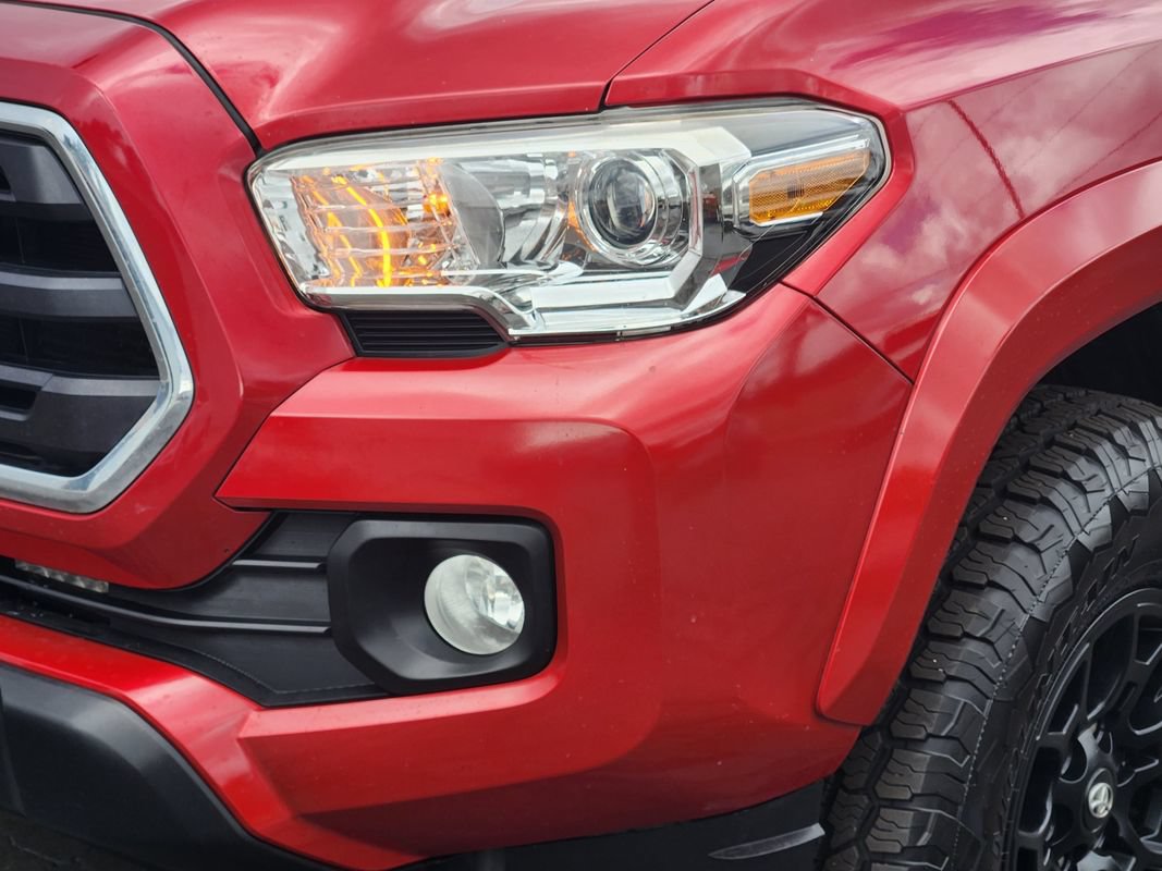 Used 2019 Toyota Tacoma SR5 AWD/4WD image 12