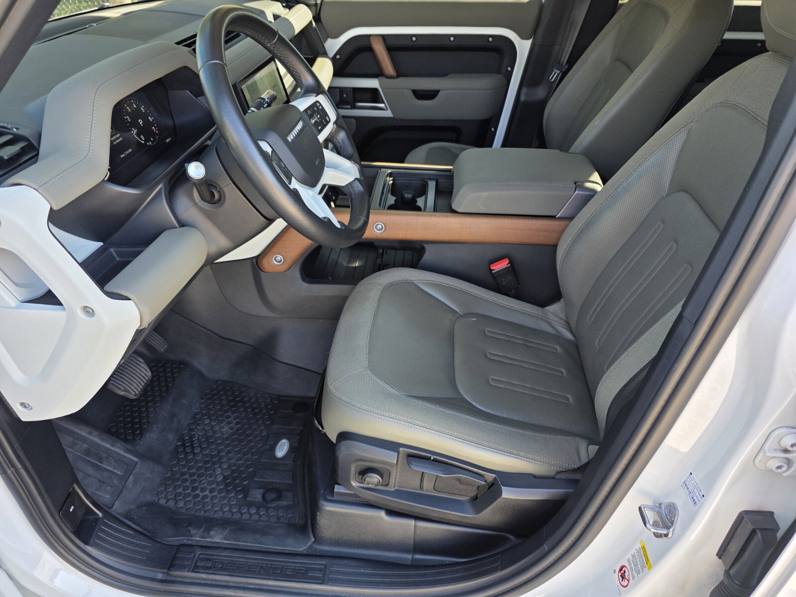 Used 2020 Land Rover Defender 110 S image 10