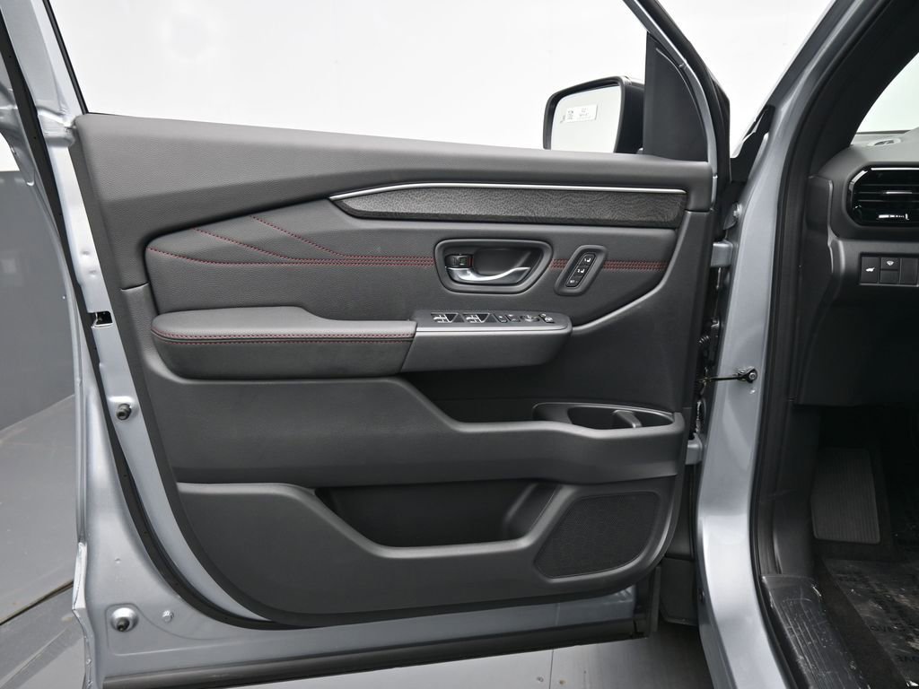 New 2026 Honda Pilot Black Edition image 30