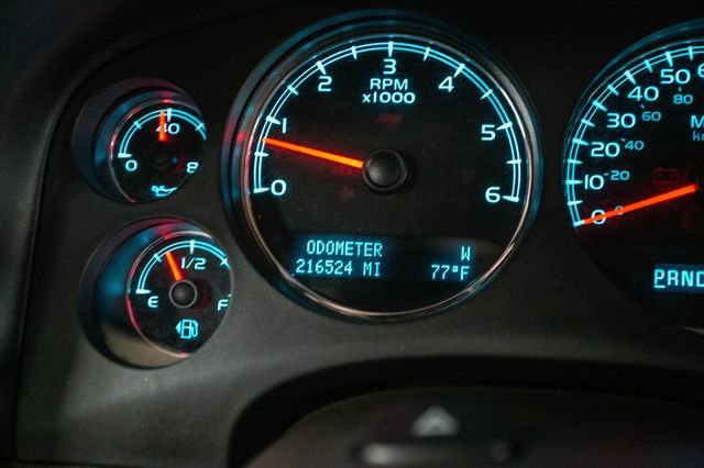 Used 2011 GMC Yukon XL Denali AWD/4WD image 5