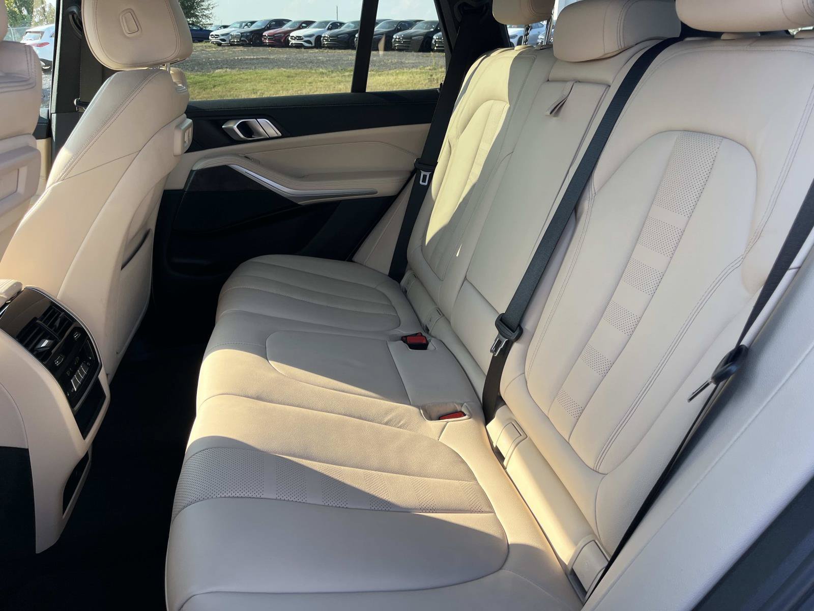 Used 2022 BMW X5 xDrive40i w/ Premium Package AWD/4WD image 21