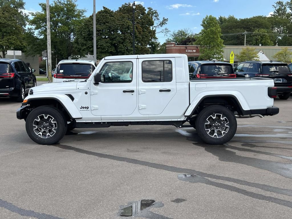 New 2026 Jeep Gladiator Sport AWD/4WD image 2
