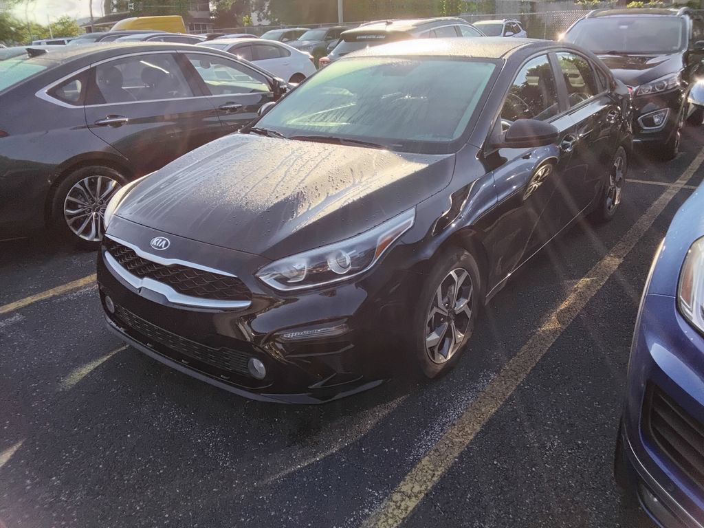 Used 2021 Kia Forte LXS FWD image 2
