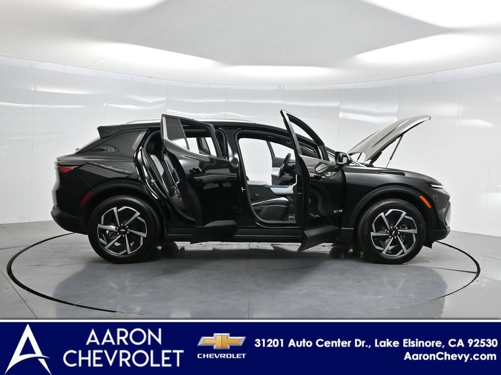 Used 2026 Chevrolet Equinox EV LT image 3