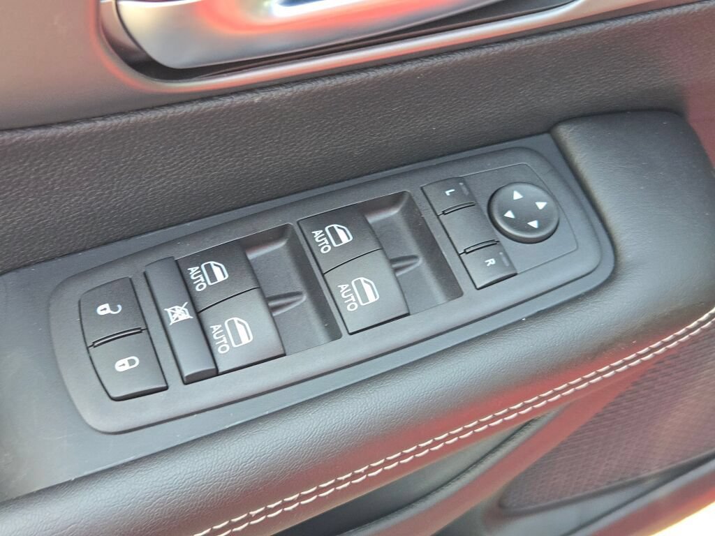 New 2027 Chrysler Pacifica Select AWD/4WD image 22