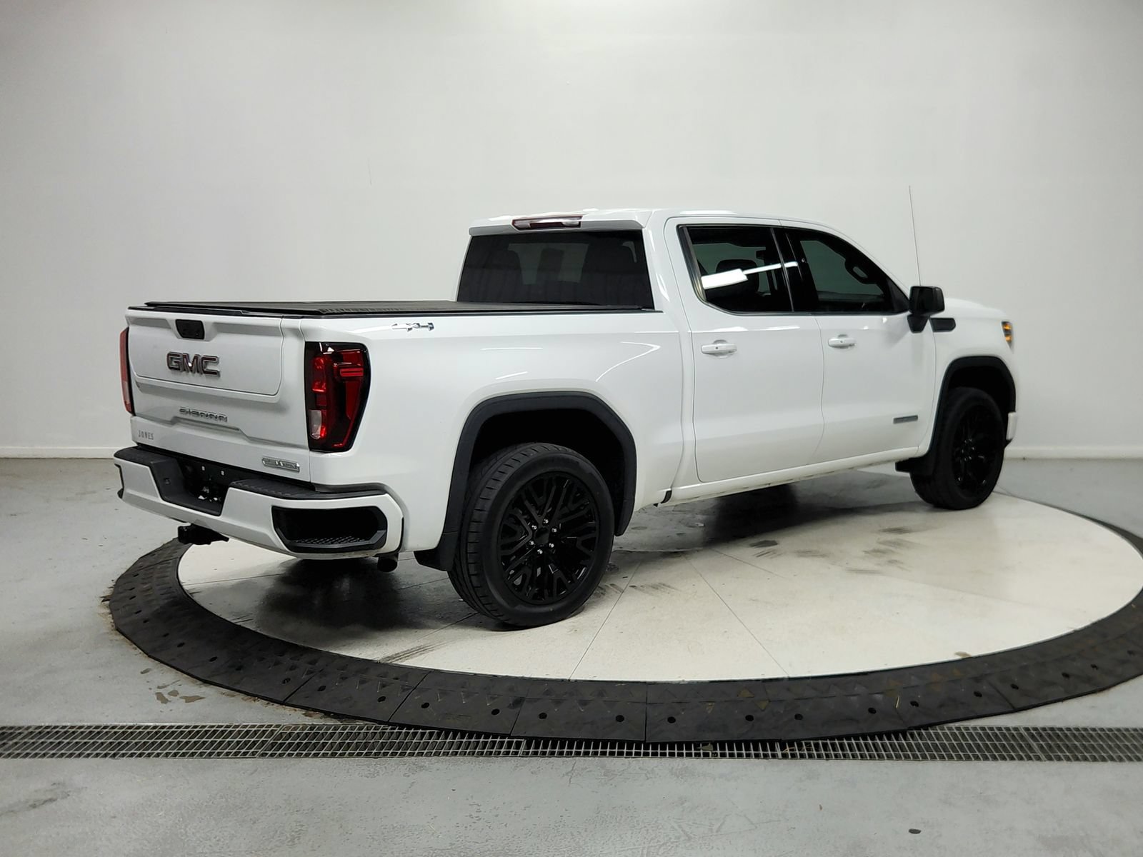 Used 2022 GMC Sierra 1500 Elevation AWD/4WD image 7
