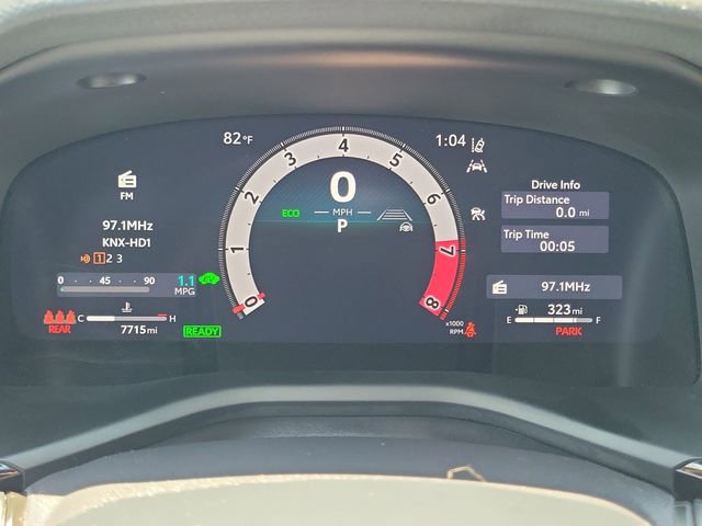 Used 2025 Toyota Camry XSE FWD image 7