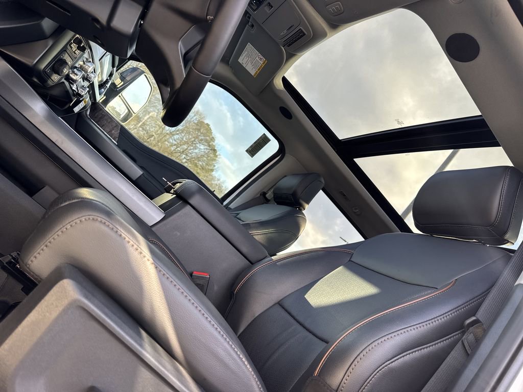 New 2025 Ford F250 Lariat w/ Lariat Ultimate Package image 31