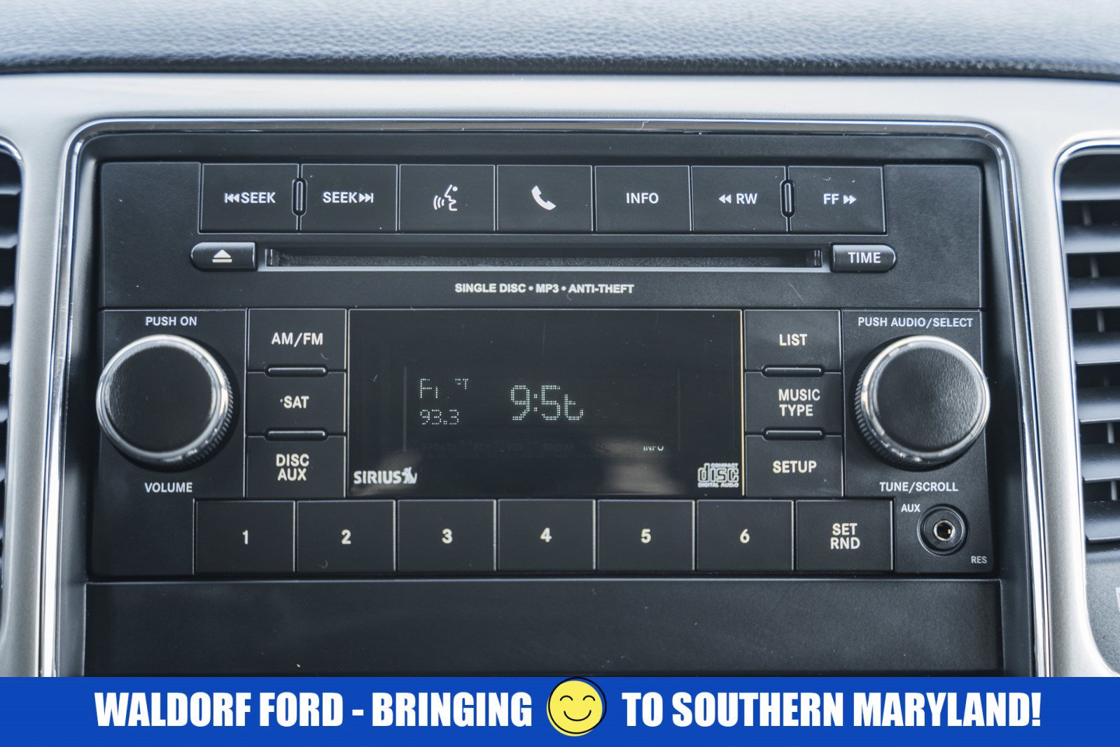 Used 2012 Jeep Grand Cherokee Laredo w/ Laredo E Group image 22