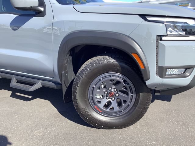 Used 2025 Nissan Frontier PRO-4X AWD/4WD image 3