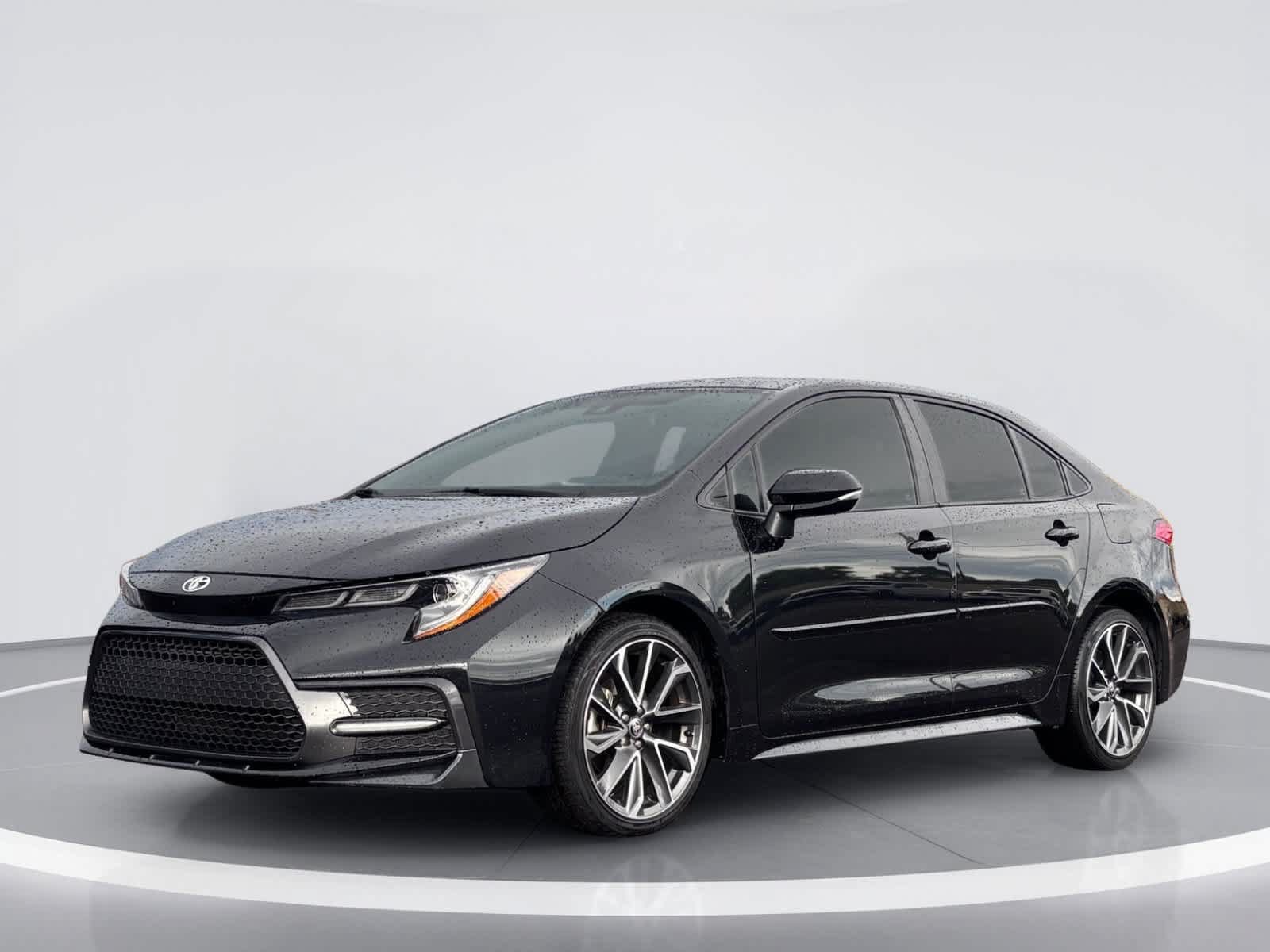 Used 2022 Toyota Corolla SE FWD image 2
