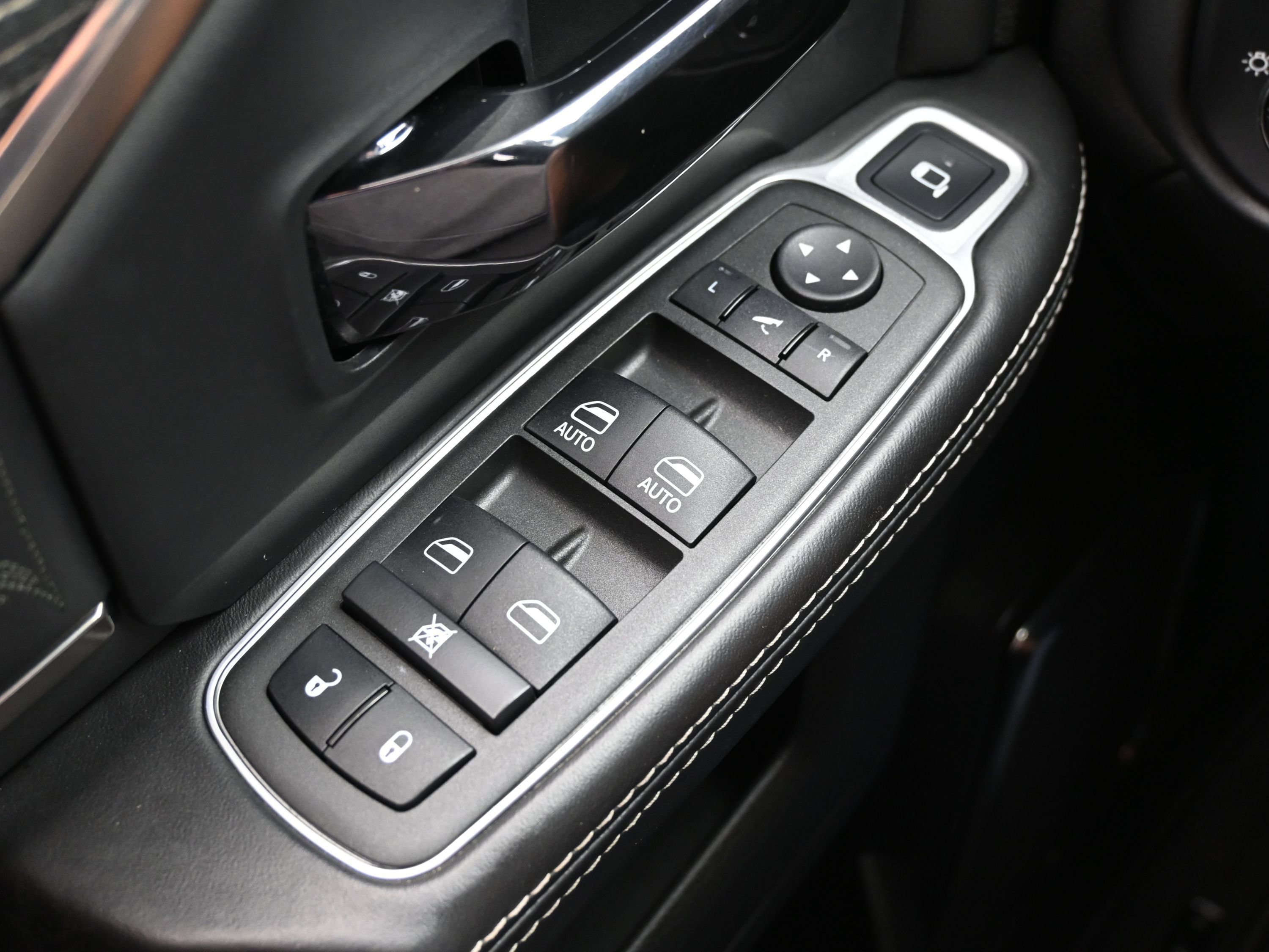 Used 2022 RAM 3500 Limited w/ Night Edition image 25