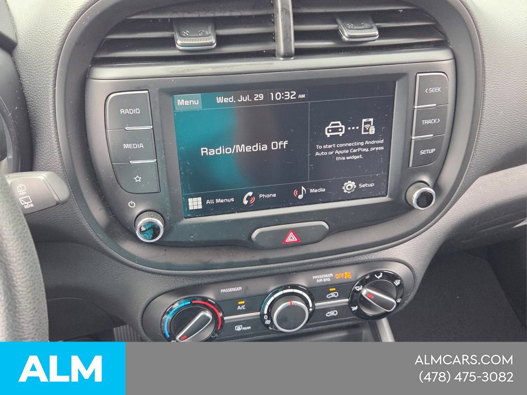 Used 2025 Kia Soul LX w/ LX Technology Package FWD image 16