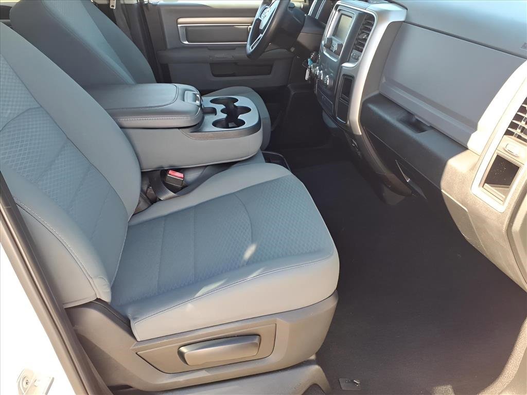 Used 2019 RAM 1500 Classic SLT image 17